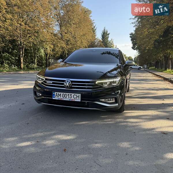 Универсал Volkswagen Passat Alltrack 2021 в Звягеле