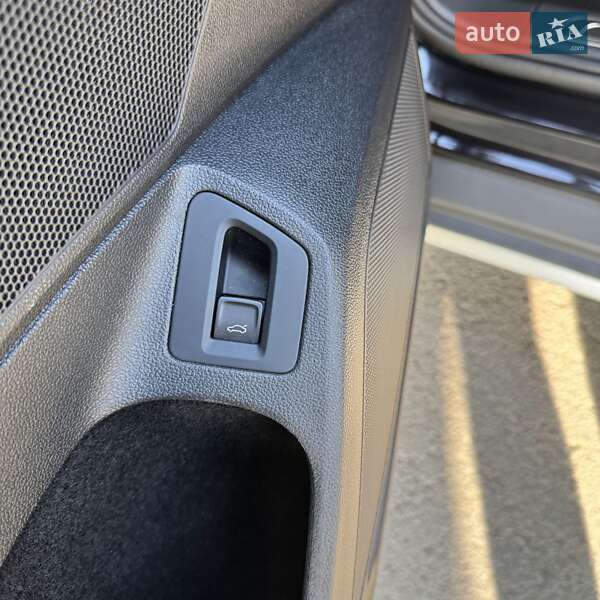 Универсал Volkswagen Passat Alltrack 2021 в Звягеле