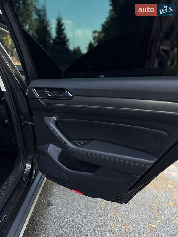 Универсал Volkswagen Passat Alltrack 2018 в Буче