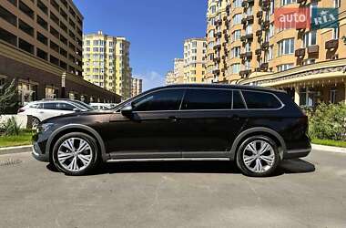 Універсал Volkswagen Passat Alltrack 2019 в Києві