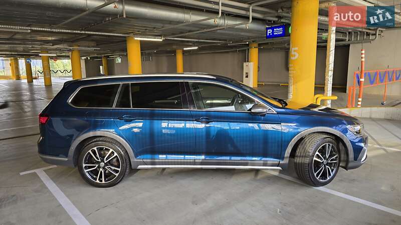 Универсал Volkswagen Passat Alltrack 2019 в Киеве