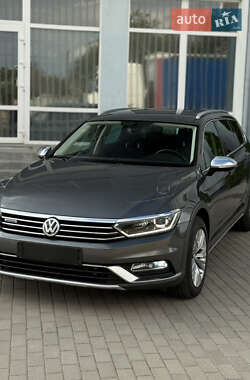 Универсал Volkswagen Passat Alltrack 2017 в 