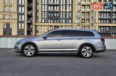 Универсал Volkswagen Passat Alltrack 2021 в 