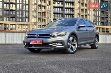 Универсал Volkswagen Passat Alltrack 2021 в 