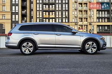Универсал Volkswagen Passat Alltrack 2021 в 