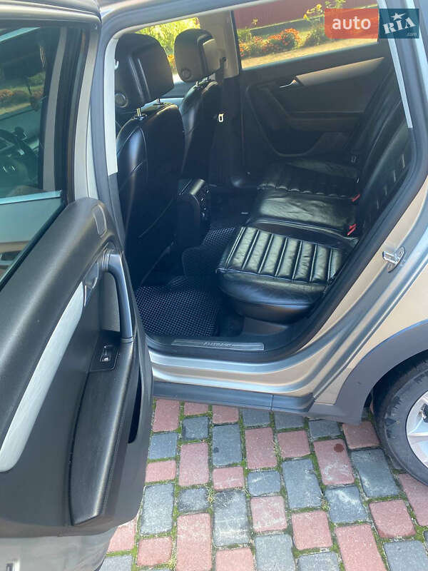 Универсал Volkswagen Passat Alltrack 2012 в Любомле