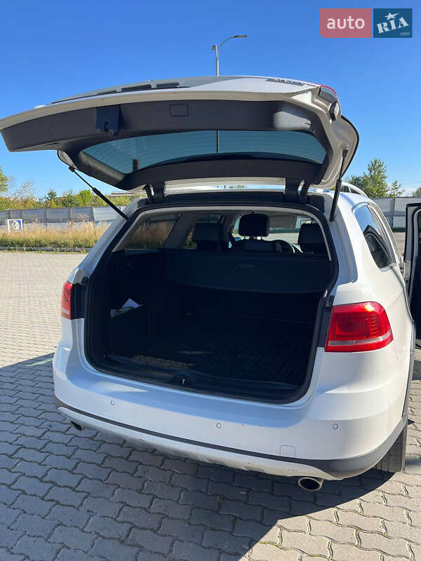 Универсал Volkswagen Passat Alltrack 2012 в Подгайцах