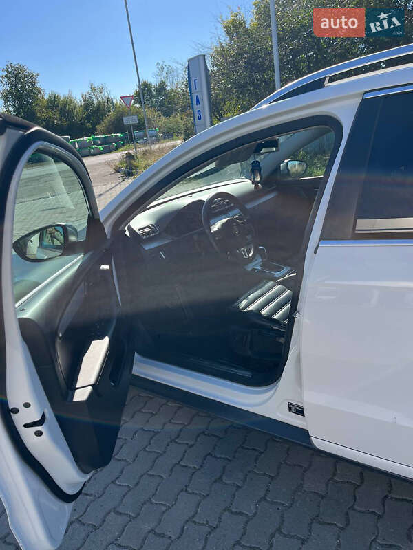 Универсал Volkswagen Passat Alltrack 2012 в Подгайцах