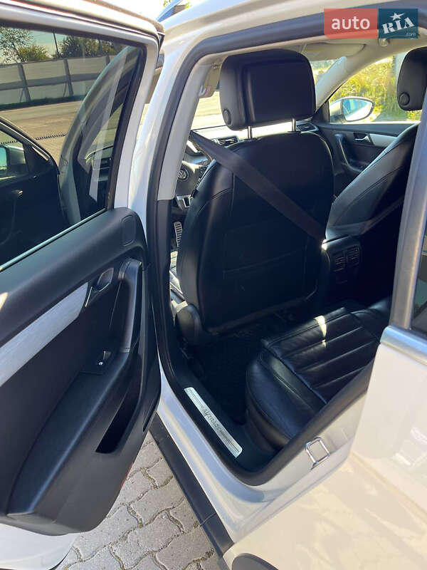 Универсал Volkswagen Passat Alltrack 2012 в Подгайцах