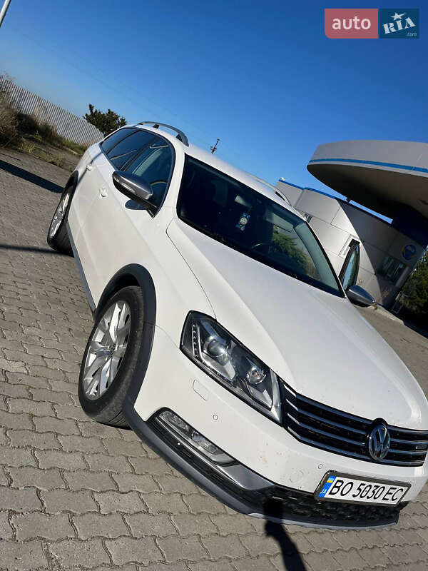 Универсал Volkswagen Passat Alltrack 2012 в Подгайцах