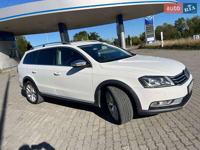 Универсал Volkswagen Passat Alltrack 2012 в Подгайцах