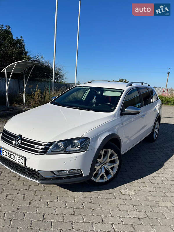 Универсал Volkswagen Passat Alltrack 2012 в Подгайцах