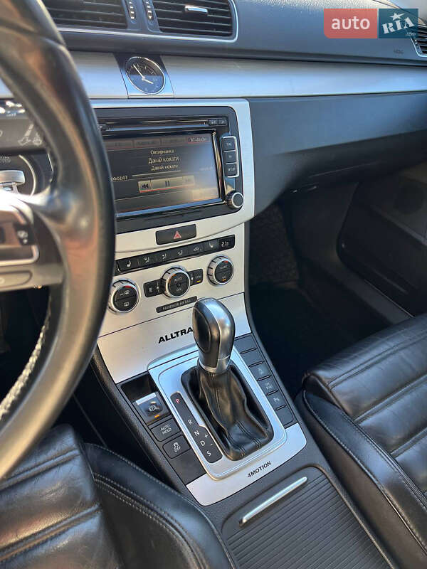 Универсал Volkswagen Passat Alltrack 2012 в Подгайцах