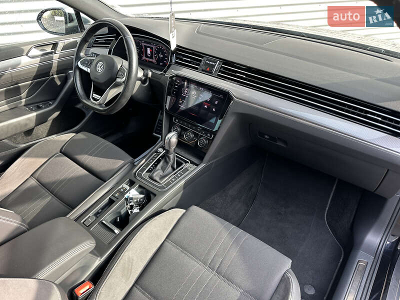 Универсал Volkswagen Passat Alltrack 2020 в Ровно