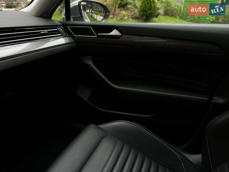 Универсал Volkswagen Passat Alltrack 2020 в Киеве фото 37 Универсал Volkswagen Passat Alltrack 2020 в Киеве