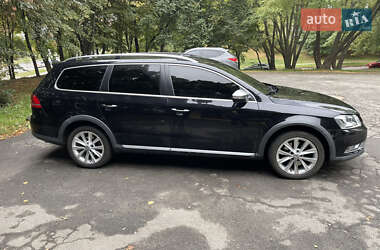 Универсал Volkswagen Passat Alltrack 2014 в Киеве