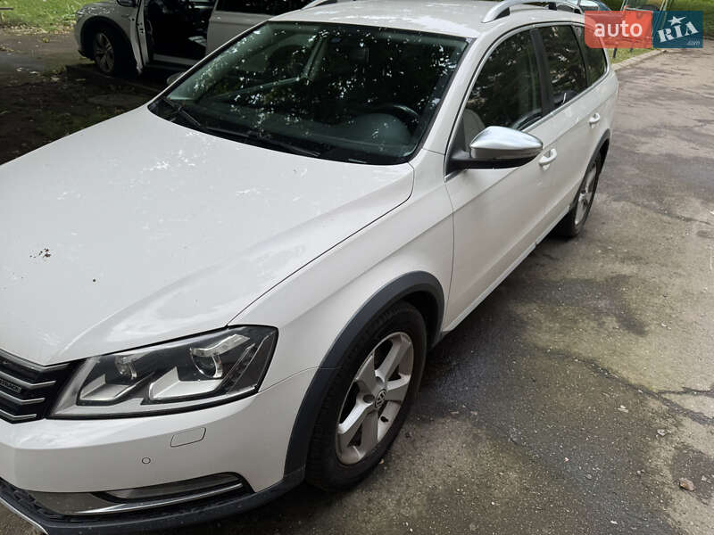 Универсал Volkswagen Passat Alltrack 2012 в Львове