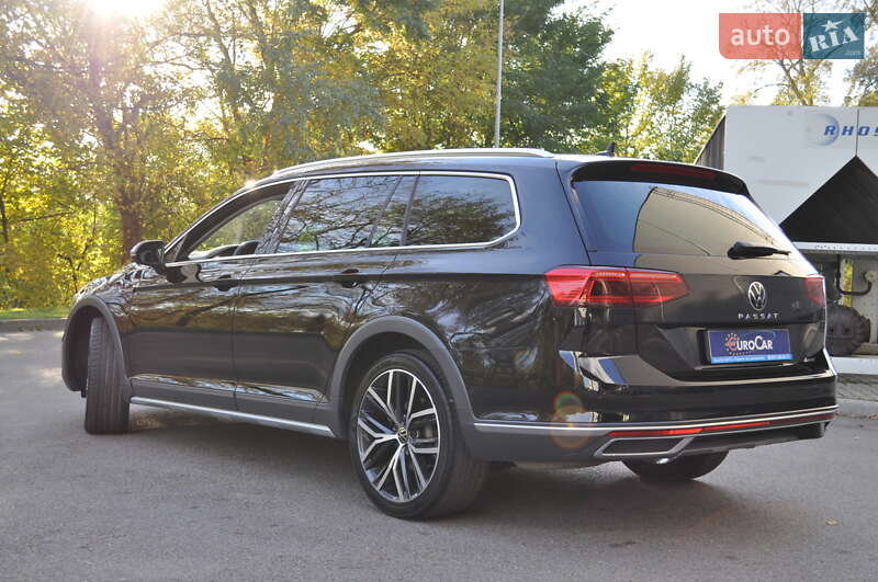 Универсал Volkswagen Passat Alltrack 2022 в Киеве