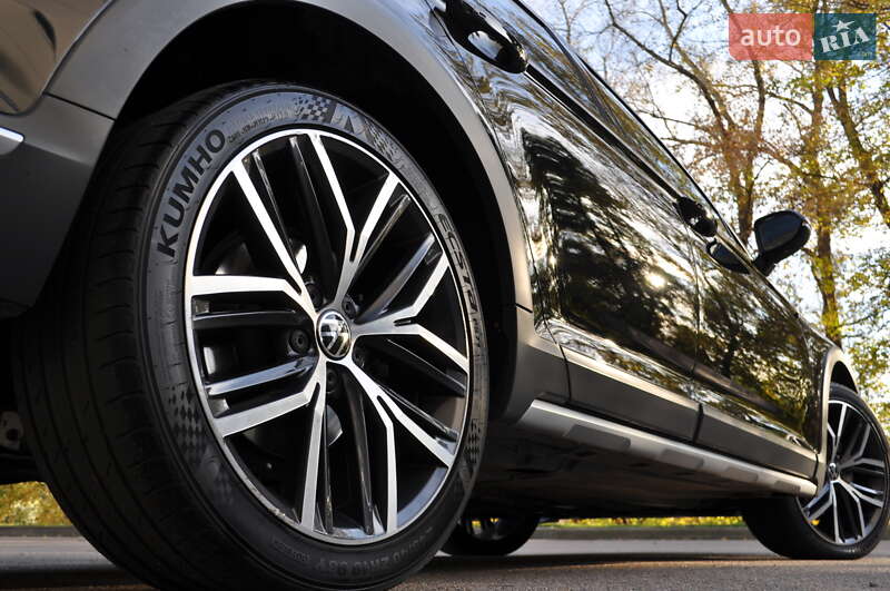 Универсал Volkswagen Passat Alltrack 2022 в Киеве