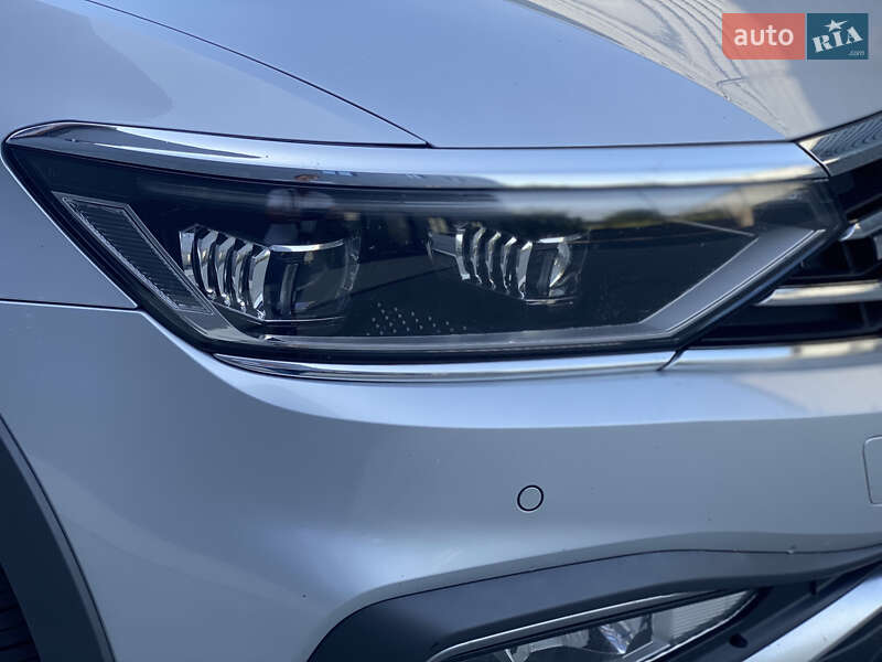 Универсал Volkswagen Passat Alltrack 2021 в Луцке