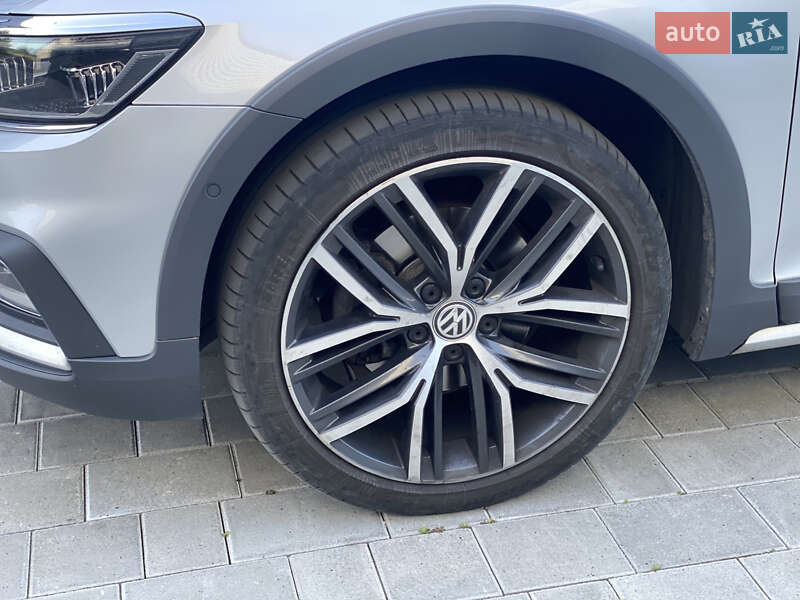 Универсал Volkswagen Passat Alltrack 2021 в Луцке