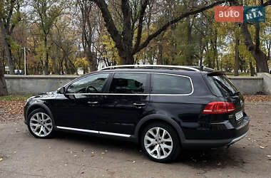 Универсал Volkswagen Passat Alltrack 2012 в 