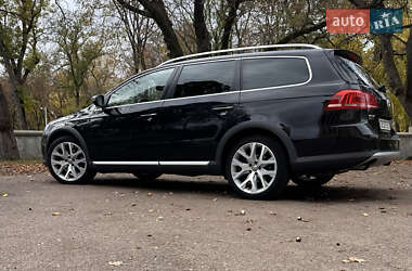 Универсал Volkswagen Passat Alltrack 2012 в 