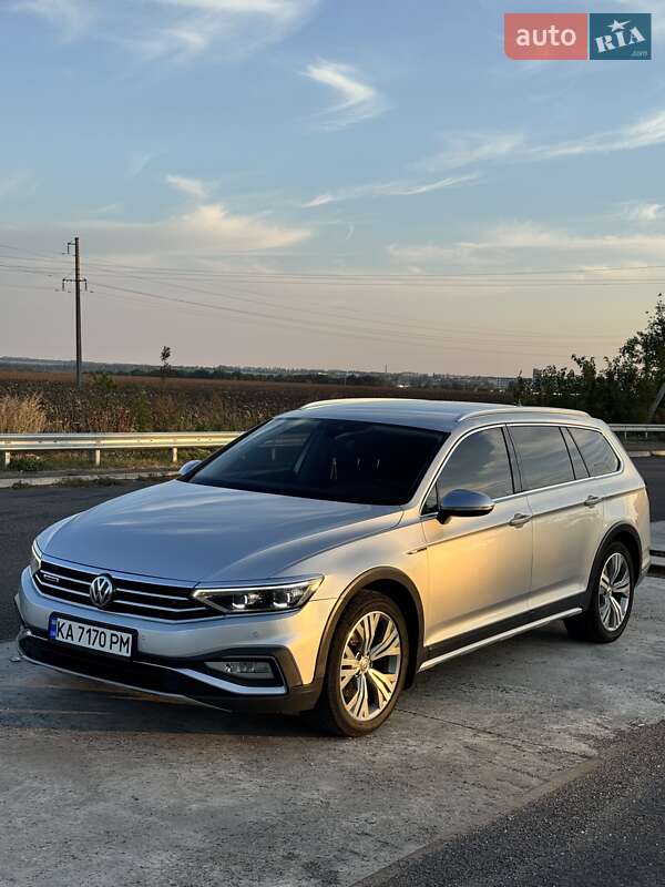 Універсал Volkswagen Passat Alltrack 2019 в Києві