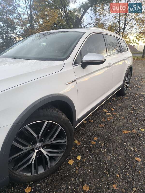 Универсал Volkswagen Passat Alltrack 2015 в Ужгороде фото 19 Универсал Volkswagen Passat Alltrack 2015 в Ужгороде