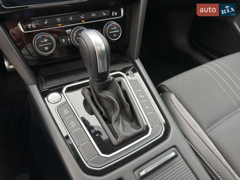 Универсал Volkswagen Passat Alltrack 2020 в Луцке фото 28 Универсал Volkswagen Passat Alltrack 2020 в Луцке