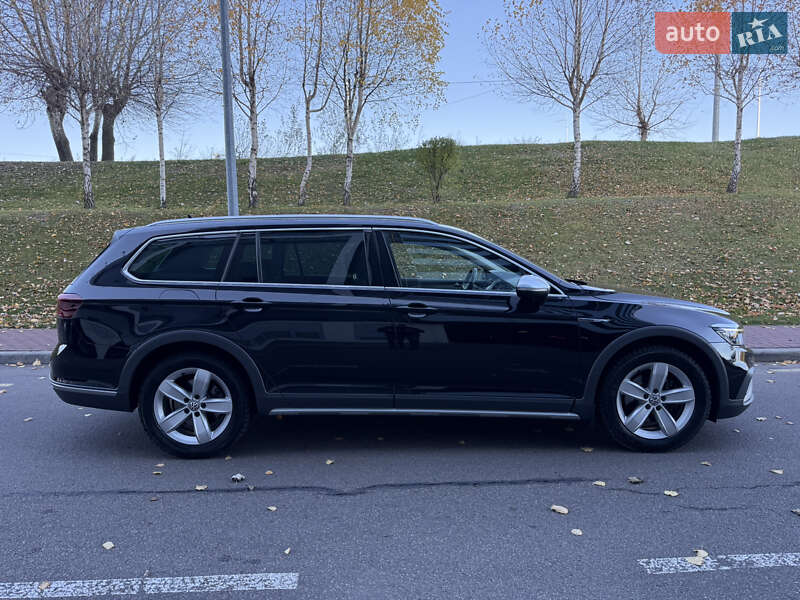 Универсал Volkswagen Passat Alltrack 2020 в Киеве