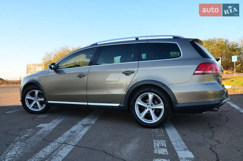 Универсал Volkswagen Passat Alltrack 2014 в Дрогобыче