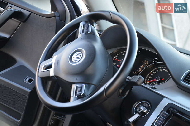 Универсал Volkswagen Passat Alltrack 2014 в Дрогобыче