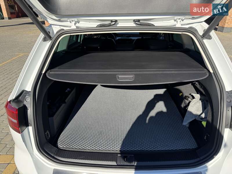 Універсал Volkswagen Passat Alltrack 2018 в Львові фото 48 Універсал Volkswagen Passat Alltrack 2018 в Львові