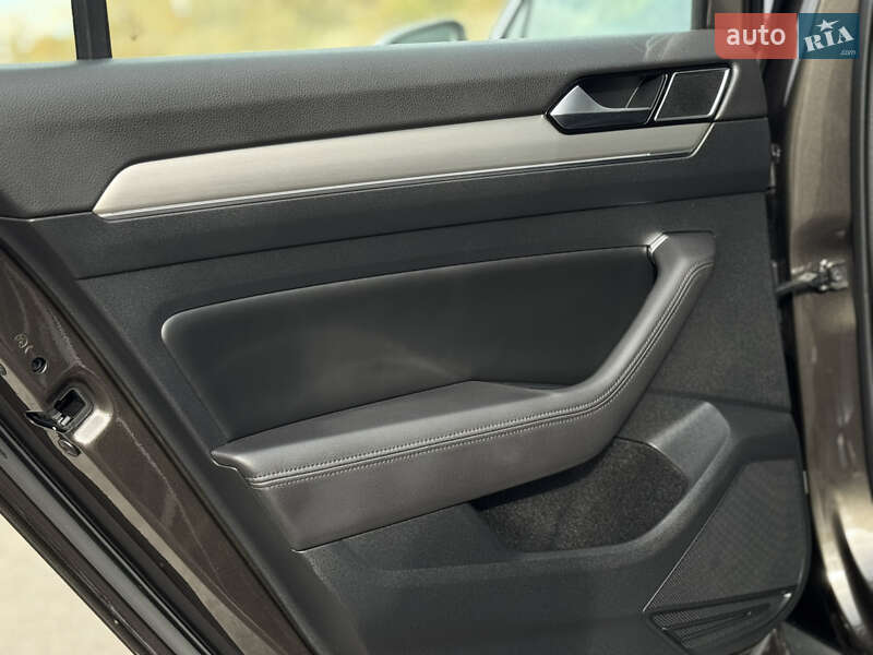 Универсал Volkswagen Passat Alltrack 2018 в Львове