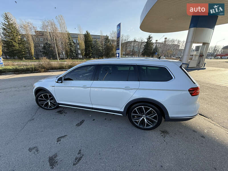 Универсал Volkswagen Passat Alltrack 2016 в Миргороде