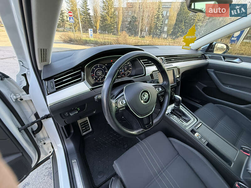 Универсал Volkswagen Passat Alltrack 2016 в Миргороде