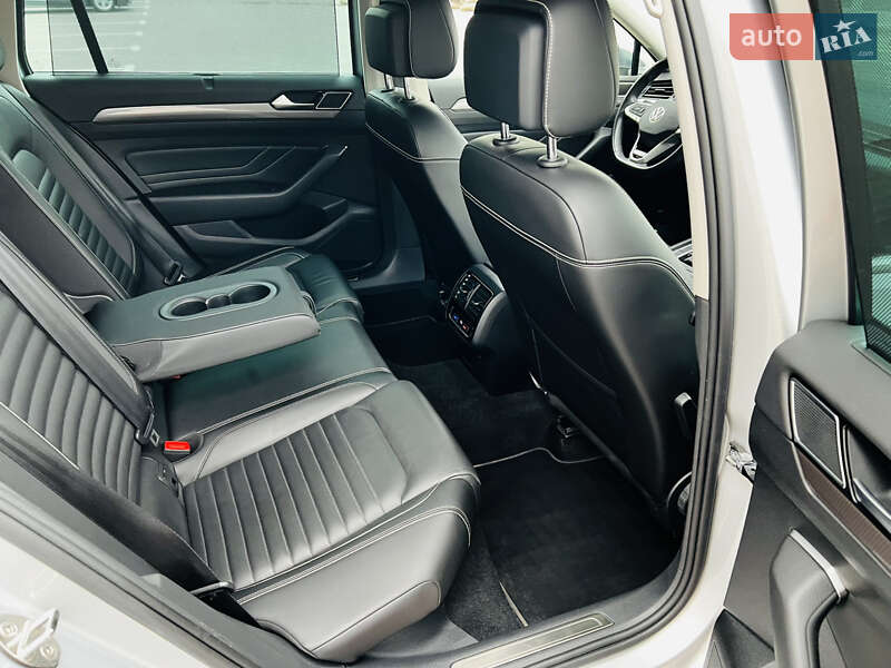 Универсал Volkswagen Passat Alltrack 2020 в Киеве фото 54 Универсал Volkswagen Passat Alltrack 2020 в Киеве