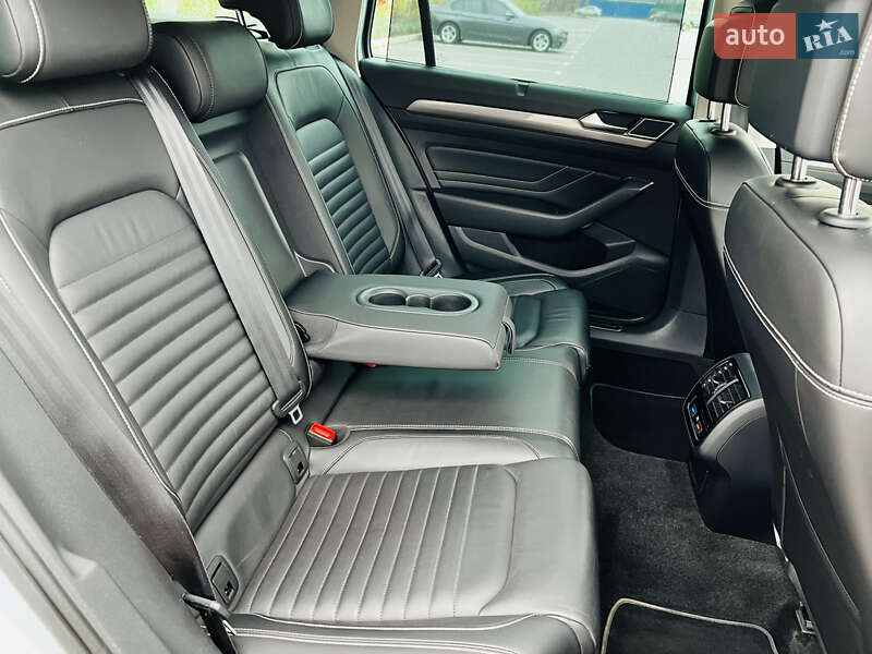Универсал Volkswagen Passat Alltrack 2020 в Киеве фото 55 Универсал Volkswagen Passat Alltrack 2020 в Киеве