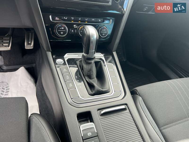 Универсал Volkswagen Passat Alltrack 2017 в Дубно