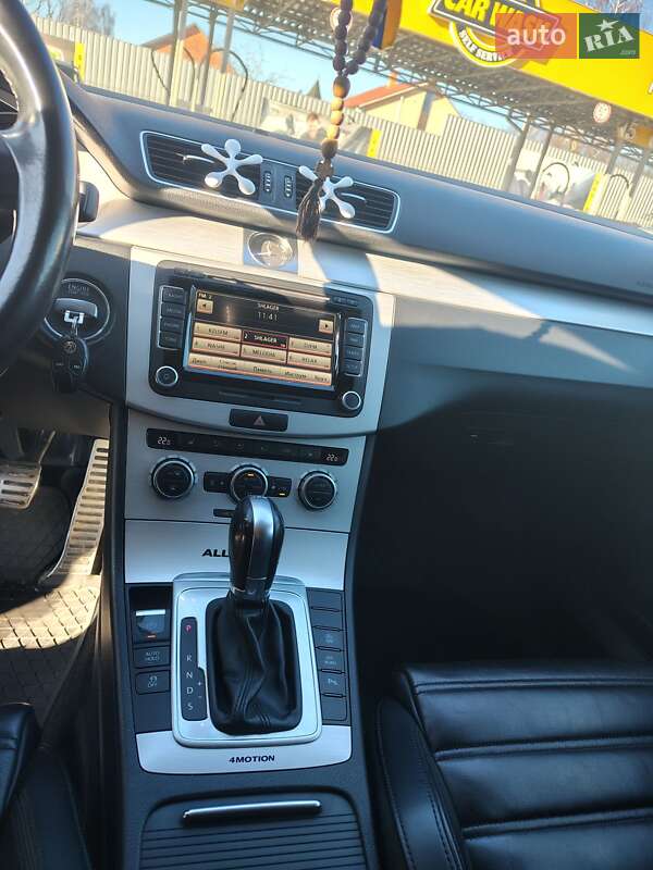 Універсал Volkswagen Passat Alltrack 2014 в Києві