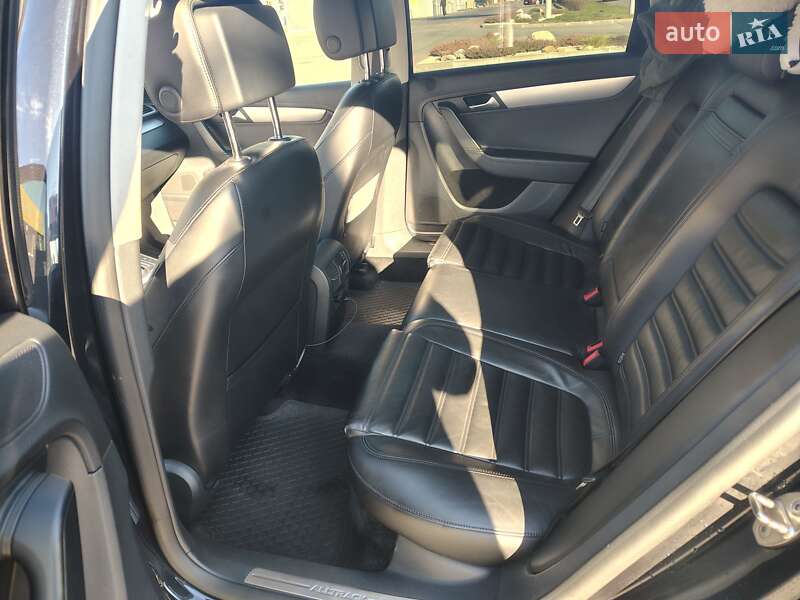Універсал Volkswagen Passat Alltrack 2014 в Києві