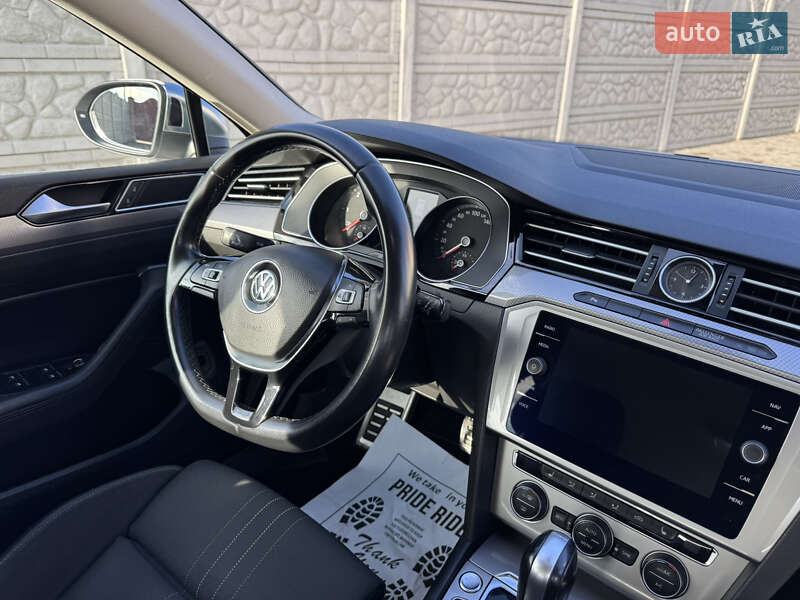 Универсал Volkswagen Passat Alltrack 2018 в Дубно