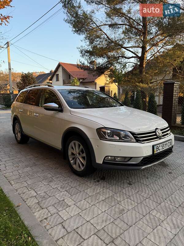 Универсал Volkswagen Passat Alltrack 2013 в Львове