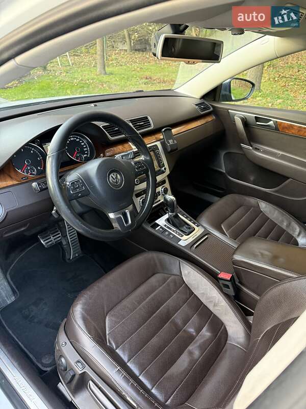 Универсал Volkswagen Passat Alltrack 2013 в Львове