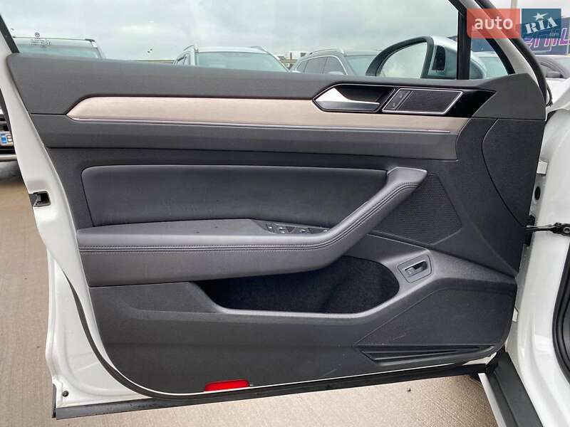 Универсал Volkswagen Passat Alltrack 2017 в Львове