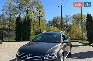 Універсал Volkswagen Passat Alltrack 2012 в Києві