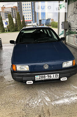 Унiверсал Volkswagen Passat B3 1990 в Івано-Франківську