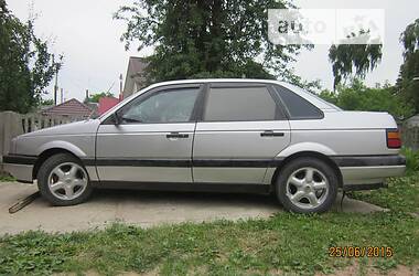 Седан Volkswagen Passat B3 1988 в Володимир-Волинському