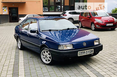 Седан Volkswagen Passat B3 1988 в Ивано-Франковске
